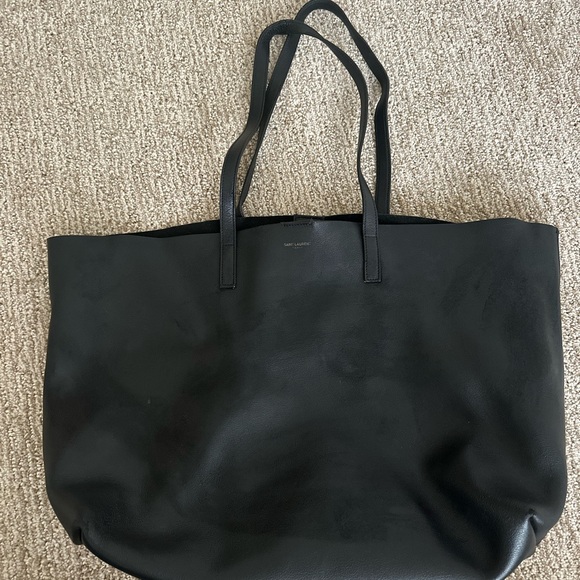 SAINT LAURENT Large LEATHER shopping tote 
BLACK - Picture 3 of 5